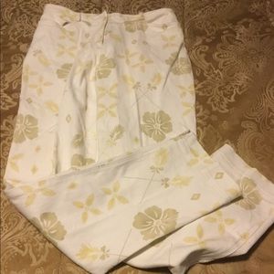 JAX COUNTRY WHITE FLORAL STRETCHY JEANS SZ 10.
